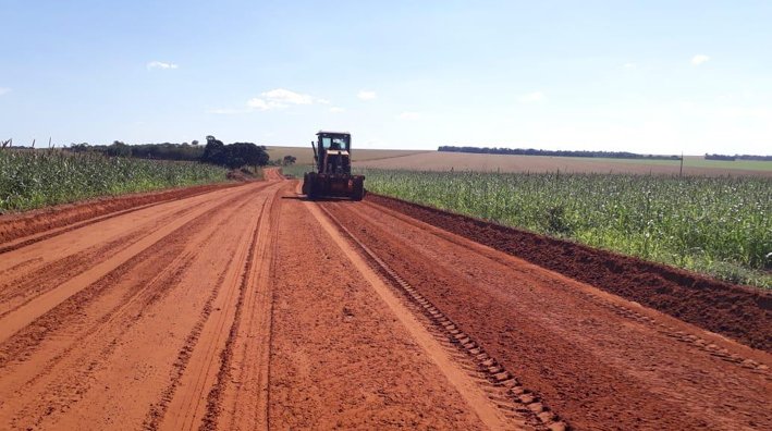 PONTO CHIQUE: Prefeitura realiza regularização e reconformação da plataforma JTI 301