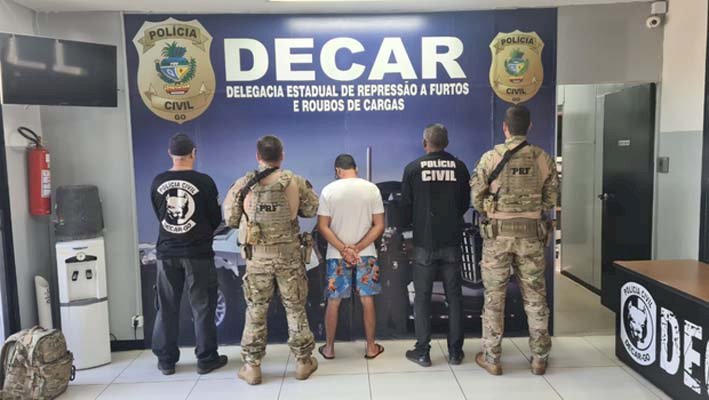 Polícia Civil prende oito funcionários suspeitos de aplicar golpes de mais de R$ 1 milhão