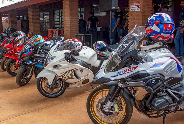 JATAÍ: Moto Clube Lobo Guará comemora 23 anos em grande estilo